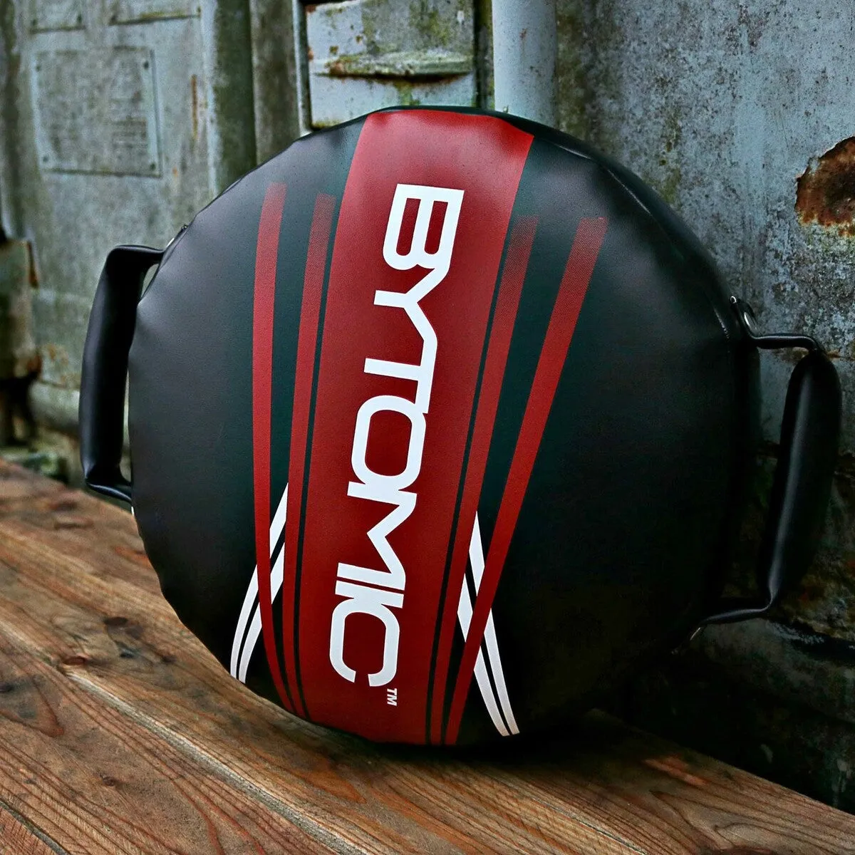 Bytomic Axis Punch Cushion Black/Red